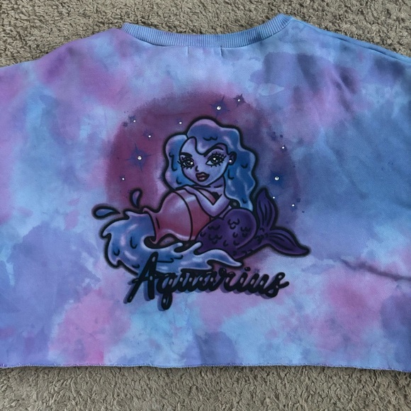 Dolls Kill Horoscopez Aquarius Cropped Sweatshirt Tie Dye - Picture 1 of 8